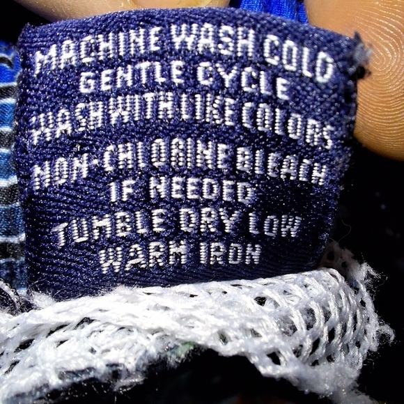 A Kanu Surf men's swim trunks in a size medium. They're pre-loved in great shape - Picture 6 of 6